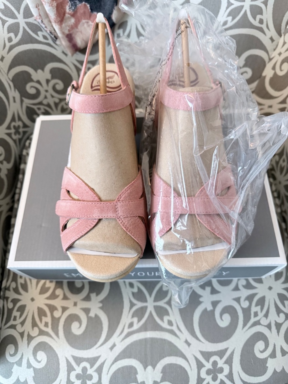 NWT Dansko Season Petal Suede Sandals EU 40 US 9.5 Adjustable Comfort Wedge - Picture 2 of 9
